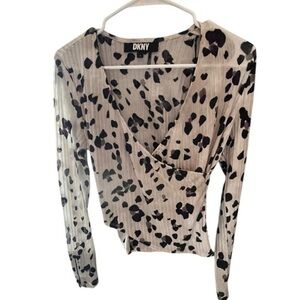 DKNY Women's Cream and Black Patterned Blouse